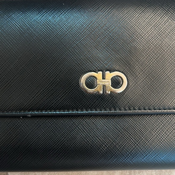 100% Authentic Made in Italy Salvatore Ferragamo Wallet on a Chain - Picture 5 of 14